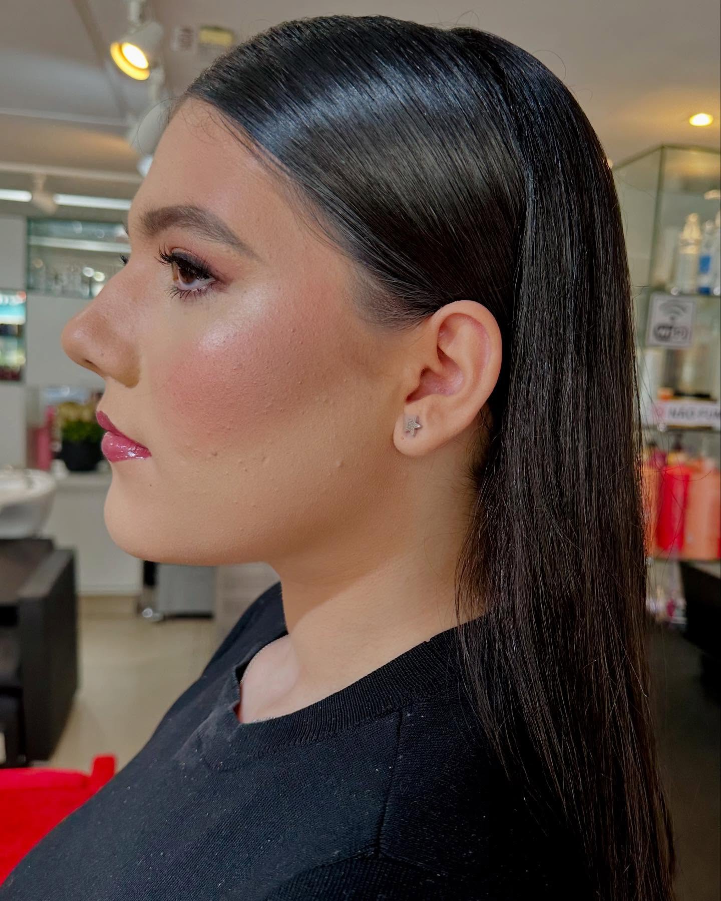 Maquiagem e Penteado