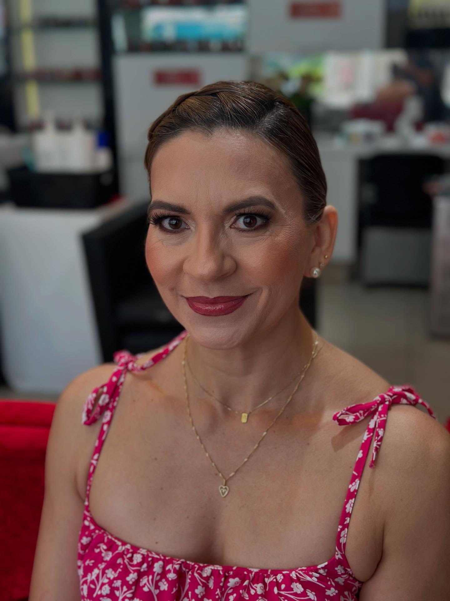 Maquiagem e Penteado